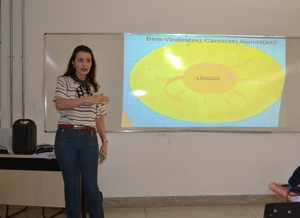 Professora Selma Zago conduziu o primeiro dia de aula do Multiletramentos